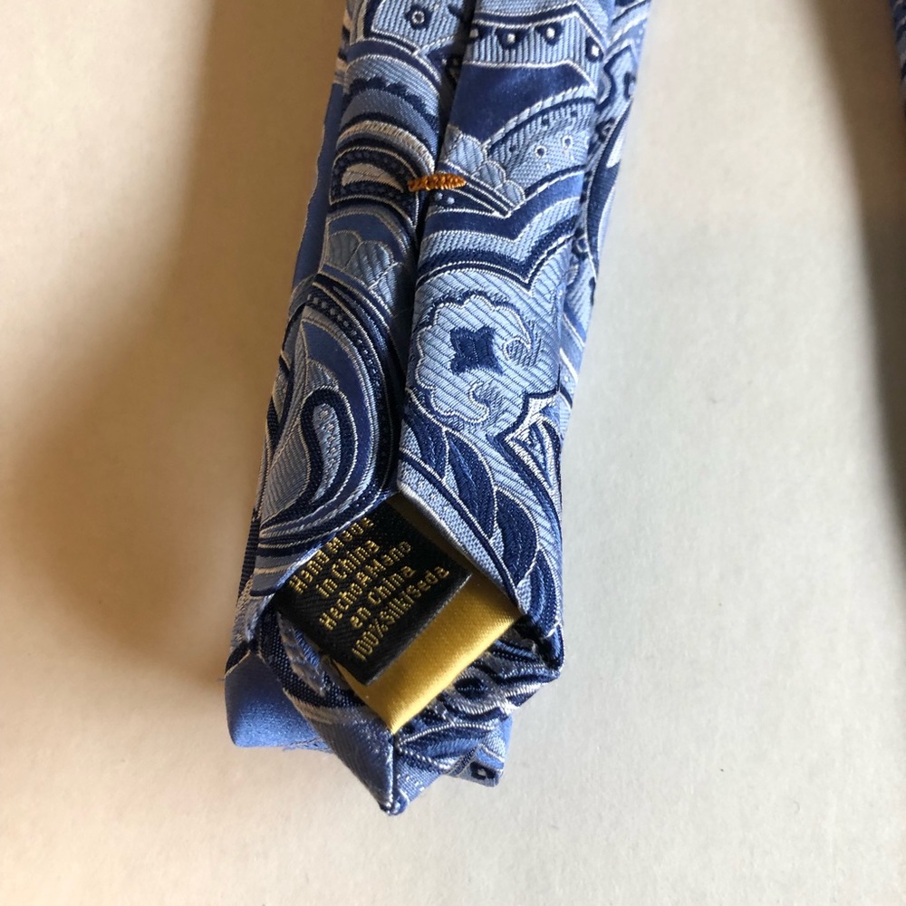 DONALD J. TRUMP Signature Collection, All Silk Tie, Ready To Wear - Picture 2 of 8